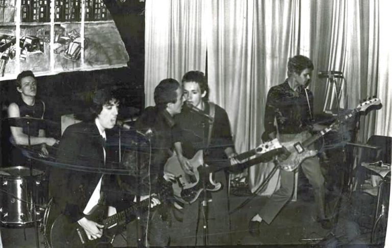 Aniversarios A 44 AÑos Del Debut En Vivo De The Clash Como Quinteto Y