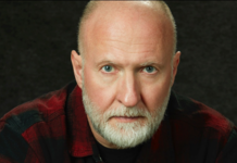 DISCOANÁLISIS: BOB MOULD NOS SIGUE ALEGRANDO EL CORAZÓN CON “BLUE HEARTS”