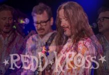 CULTO AL CULTO: REDD KROSS LLEVÓ LOS FESTEJOS DE SUS 45 AÑOS A BARCELONA